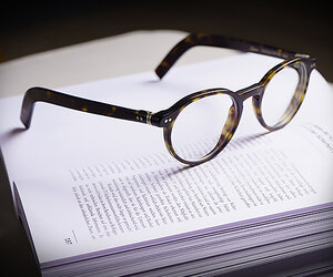 IT Lexikon und Brille IT Lexikon Begriffe