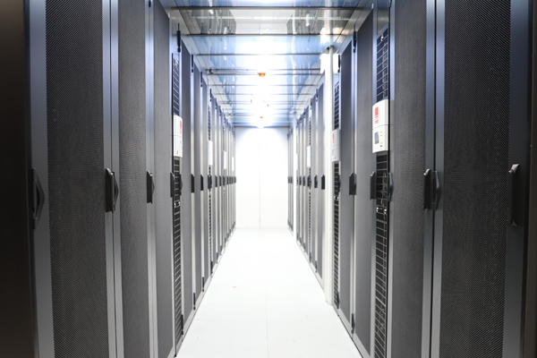 Serverraum in unseren eigenen deutschen Rechenzentren zur Absicherung Ihrer IT-Infrastruktur