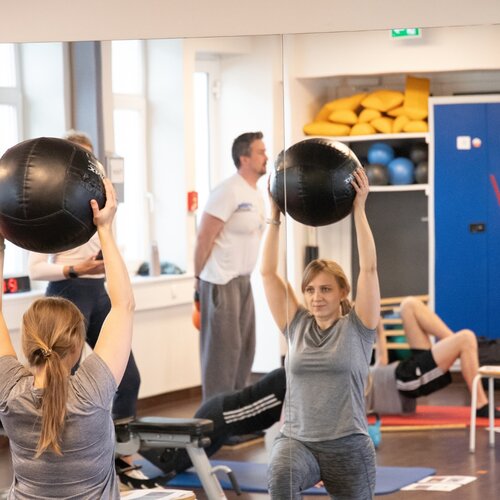 Stark im Job. Stark im Körper. 💪😎
Während wir Systeme schützen, sorgt unsere Corporate Health Managerin Lea dafür, dass... Stark im Job. Stark im Körper. 💪😎
Während wir Systeme schützen, sorgt unsere Corporate Health Managerin Lea dafür, dass...